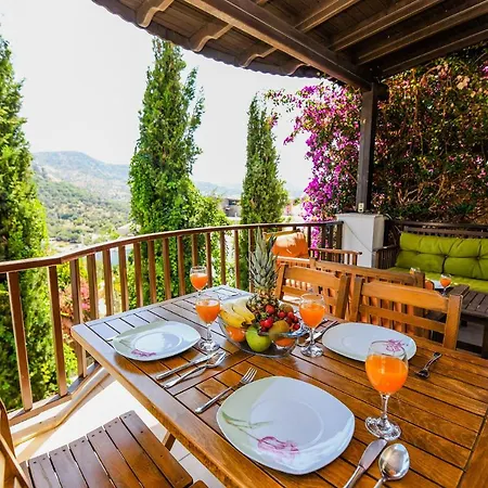 Leo Bodrum * Яликовак